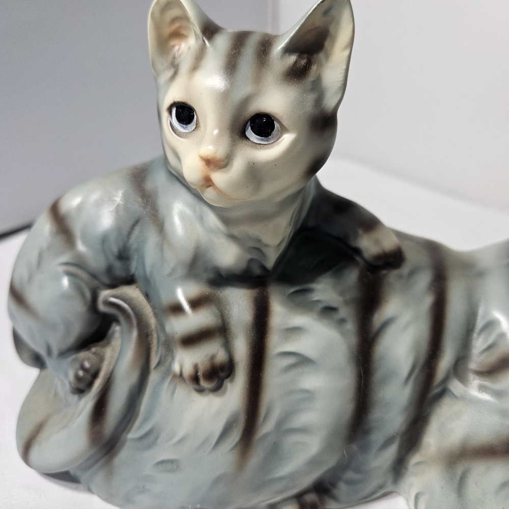 Vintage MCM Gray Ceramic Momma Cat & Kitten Baby Figurine Statue - Picture 10 of 12